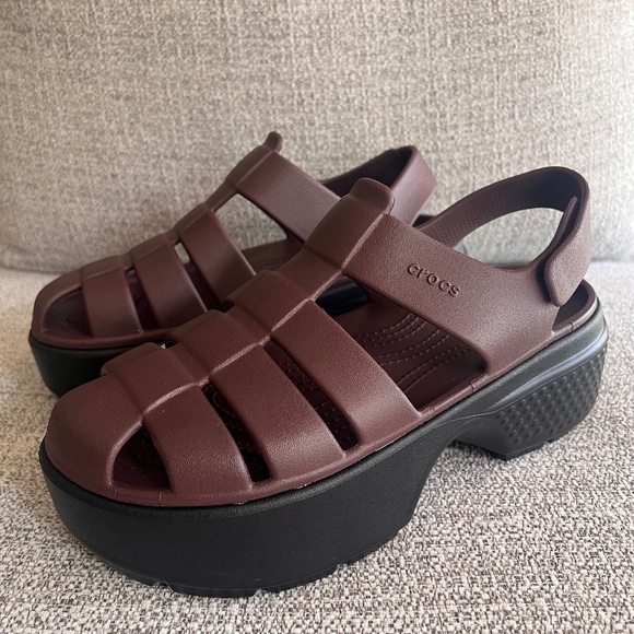 CROCS Stomp Fisherman Sandal Platform in Mocha Unisex Size Women's 10 / Men's 8 - Picture 3 of 13